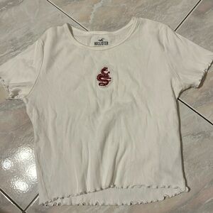 hollister tee size small